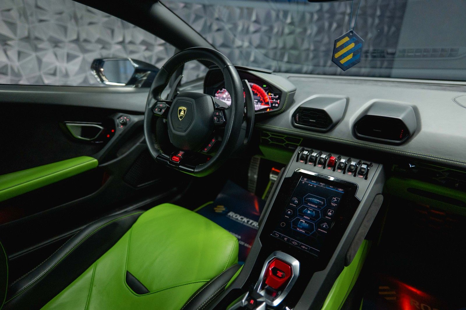 Fahrzeugabbildung Lamborghini Huracán EVO V10 LP640 AWD *Lift*LED*Keramik*19%*