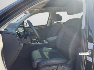 Volkswagen Touareg - 12