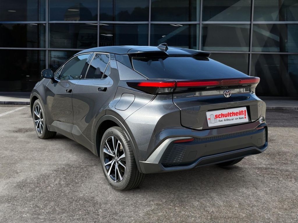 Fahrzeugabbildung Toyota C-HR 2.0 Hybrid Team Deutschland