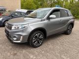 Suzuki Vitara 1.4 Comfort+ 4x4 Top Ausstattung 1.Hand - silberne Suzuki Vitara