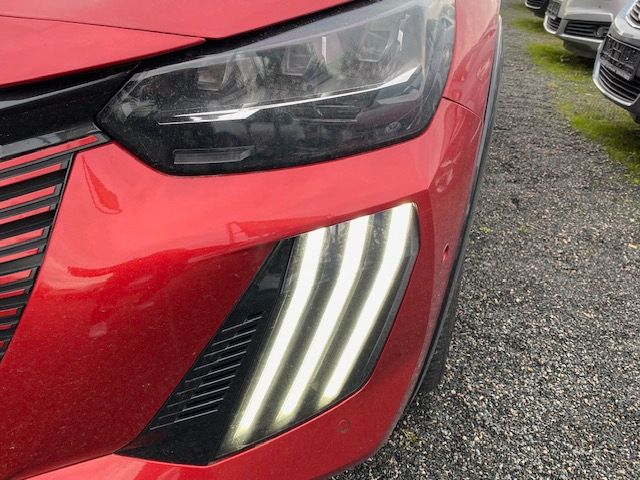 Fahrzeugabbildung Peugeot 208 GT MildHybrid 145 e-DSC6