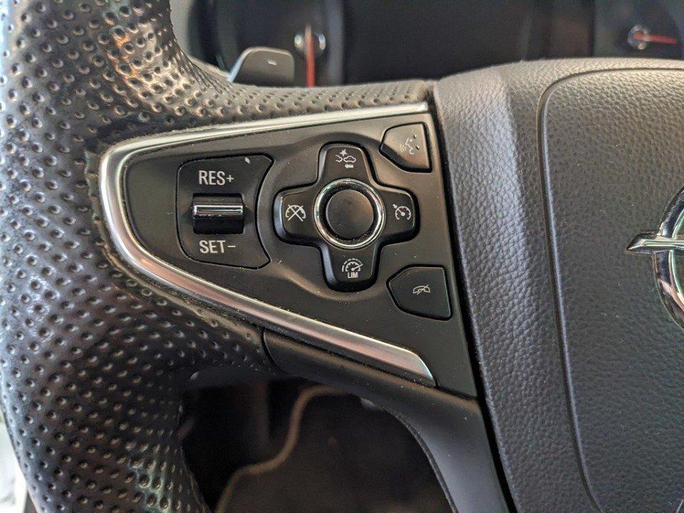 Opel Insignia Sports Tourer 2.0 CDTI BiTurbo 194 ch BVA / Toit panoramique / Bose / Cuir Nappa ventilé / Caméra de recul