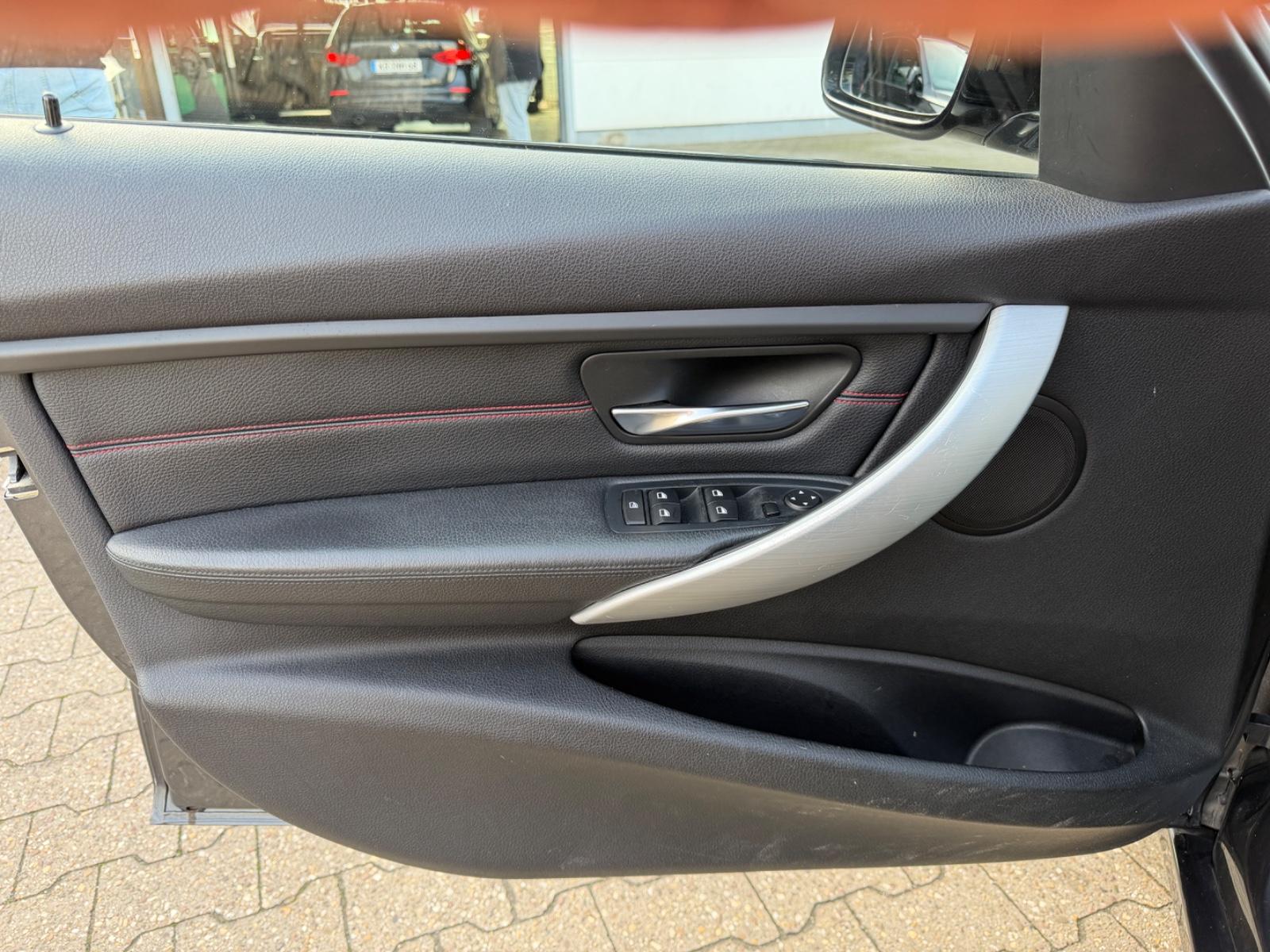 BMW 316 2013 — photo 17