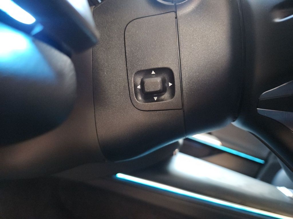 Fahrzeugabbildung Mercedes-Benz E 300 de AMG Night ACC Pano Totwi. Memo Burm.4D