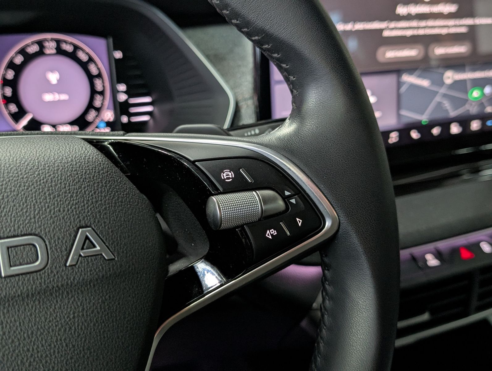 Fahrzeugabbildung SKODA Octavia 1.5 TSI mHEV Style ACC AHK 5J.-Garantie