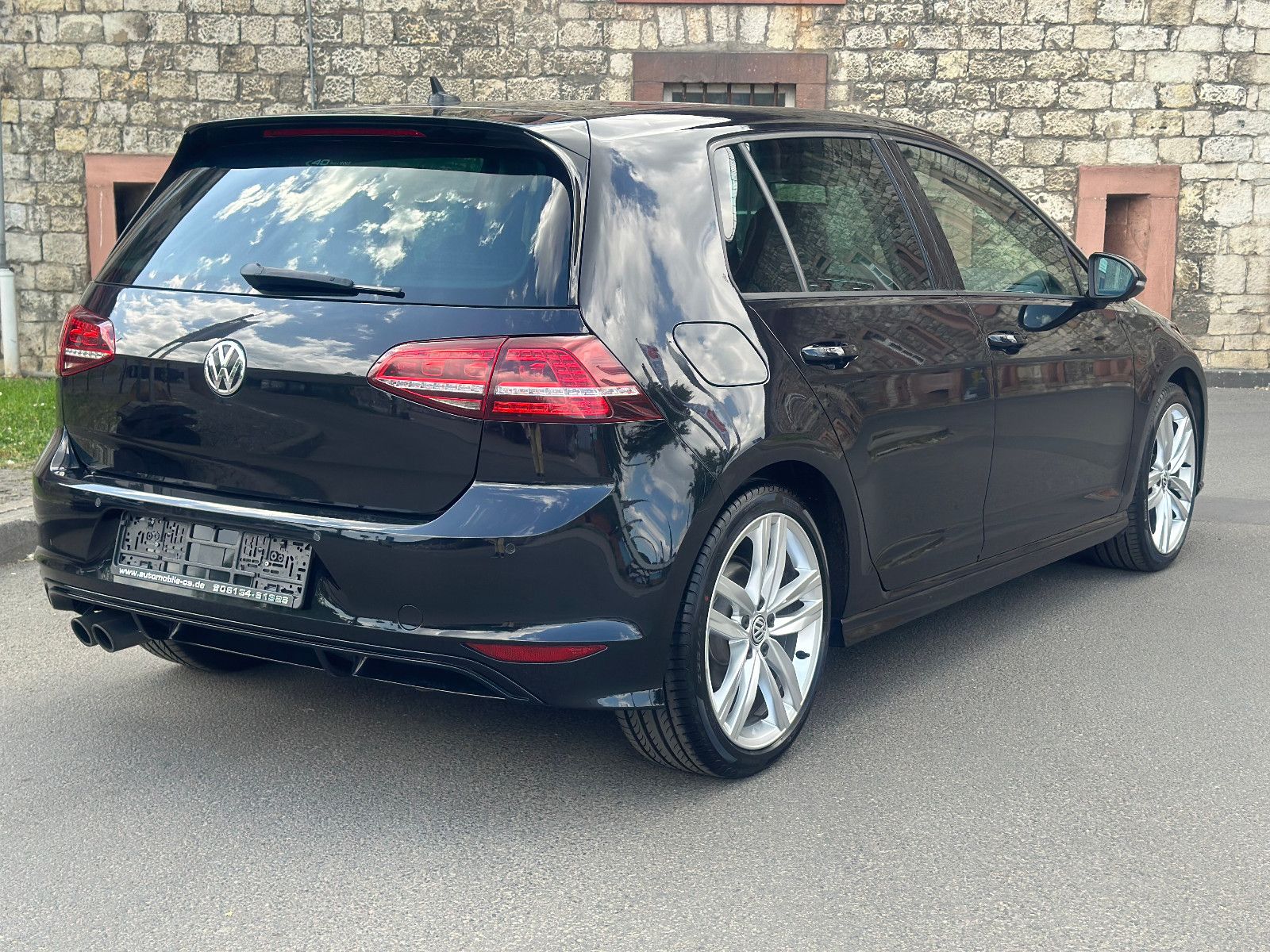 Fahrzeugabbildung Volkswagen GOLF VII R LINE+HIGHLINE BMT