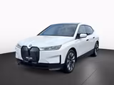 BMW iX xDrive40 DrAss LiCoProf SkyLounge HUD RFK LED - gebrauchte BMW iX aus dem Jahr 2022
