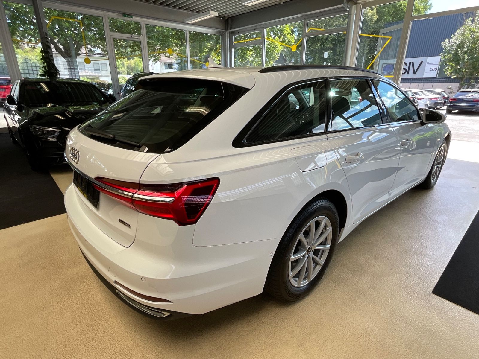 Fahrzeugabbildung Audi A6 Avant 45 TDI quattro*Business-Paket