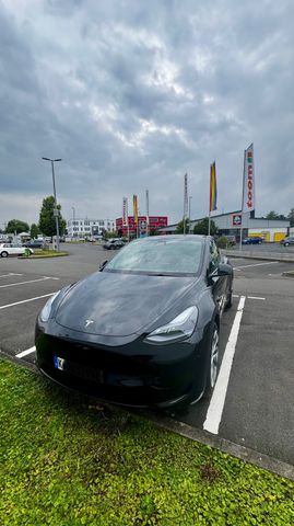 Tesla Model Y SR 