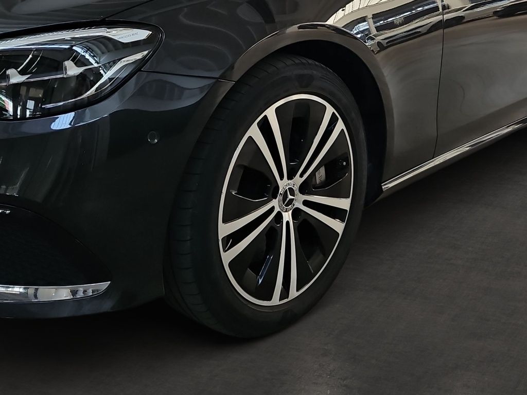Fahrzeugabbildung Mercedes-Benz E 400 dT 4M Avantg. Distronic+ SDHZ Sitzkl. 360°