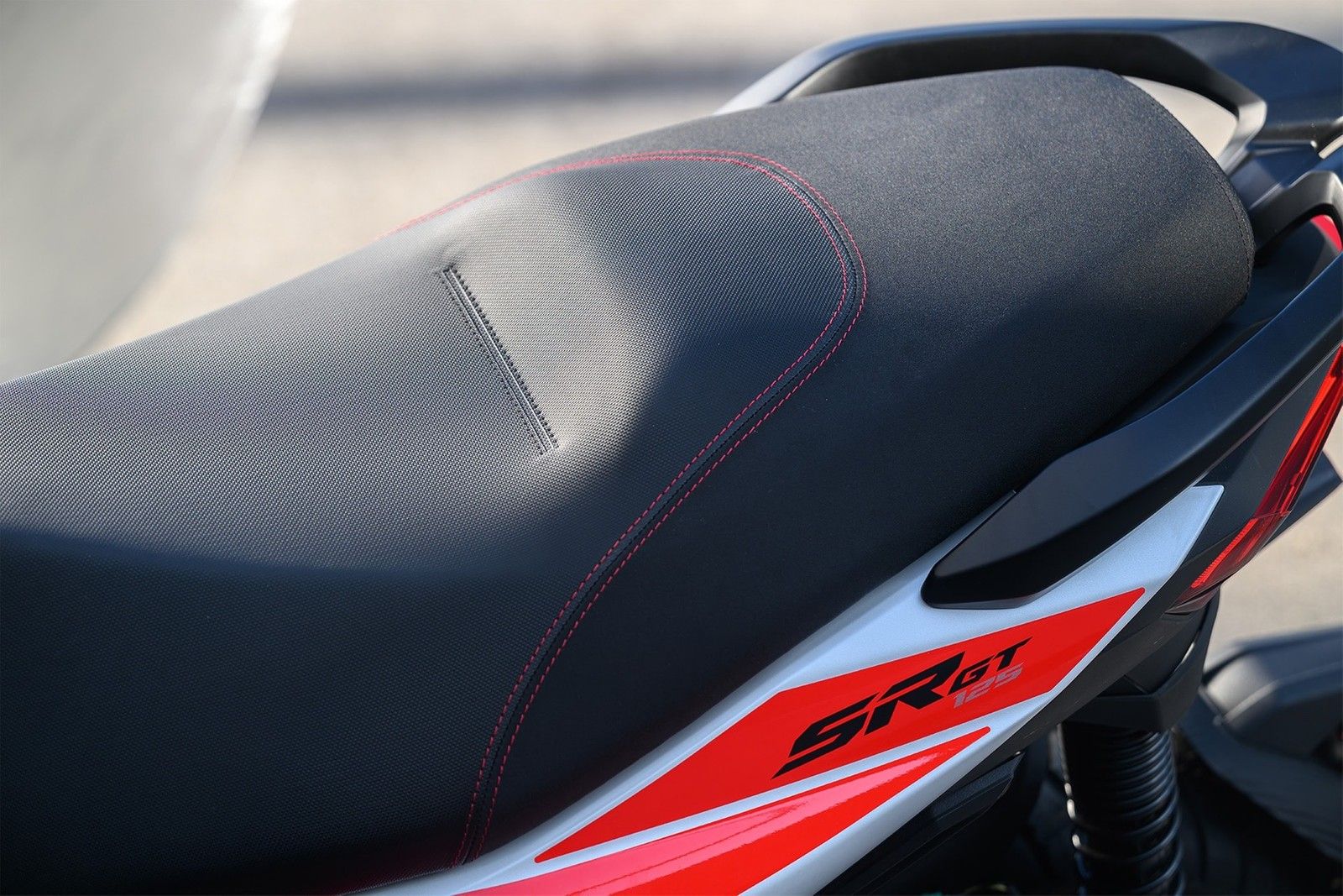 Fahrzeugabbildung Aprilia SR GT 125 S BIANCO MATT