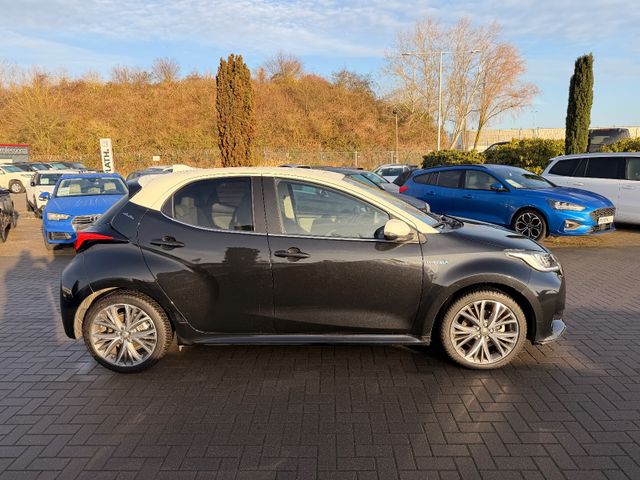 Toyota Yaris Hybrid Style Selection