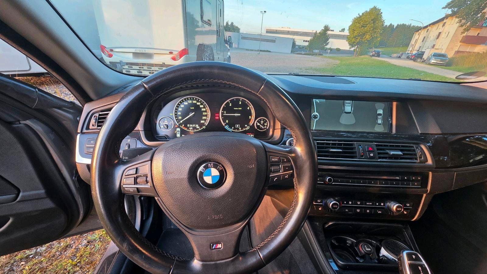 BMW 520 2011 — photo 11