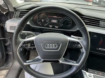 Audi Q8 e-tron - 9
