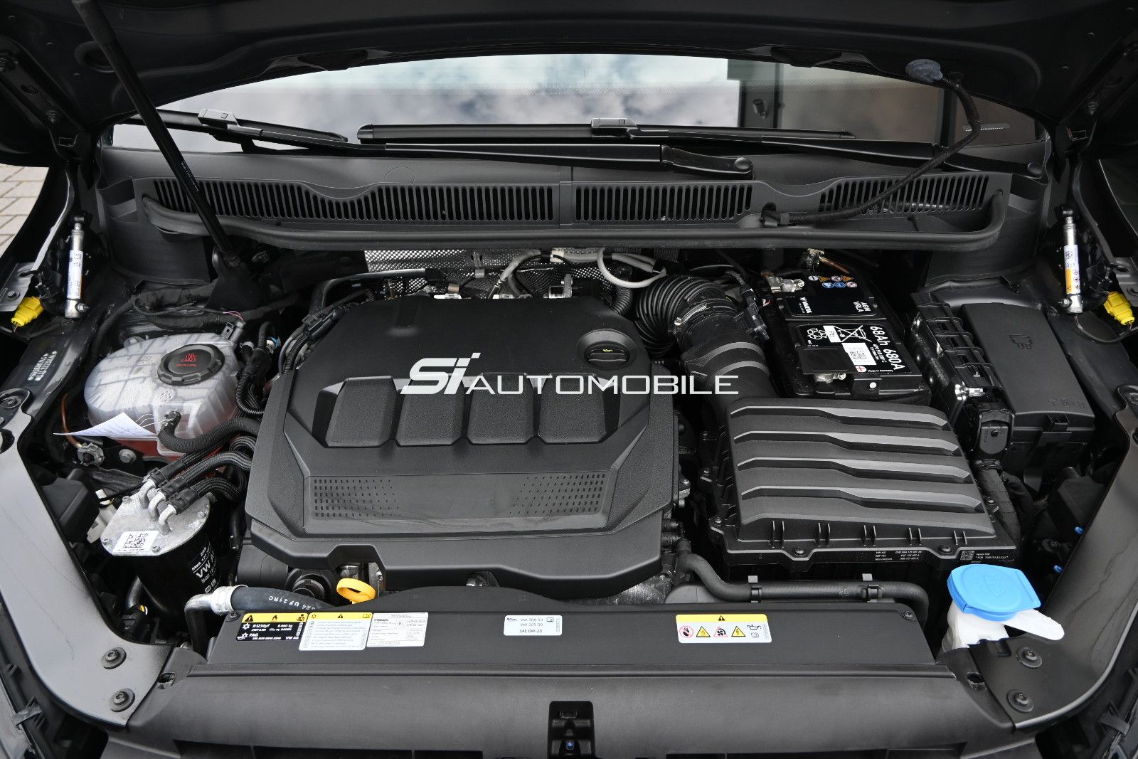 Fahrzeugabbildung Volkswagen Touran 2.0 TDI °UVP61.090€°ACC°AHK°DYN°PANO°SHZG