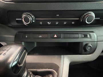 Opel Vivaro - 12