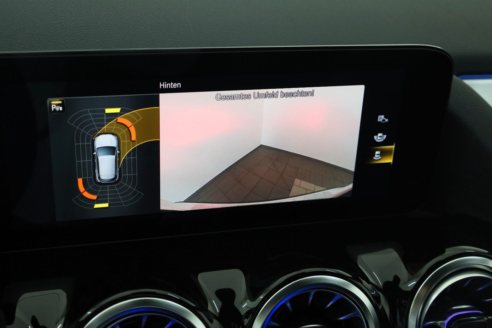 Fahrzeugabbildung Mercedes-Benz GLA 200, AMG-line, T.Leder,Navi,LED,SH,Kamera