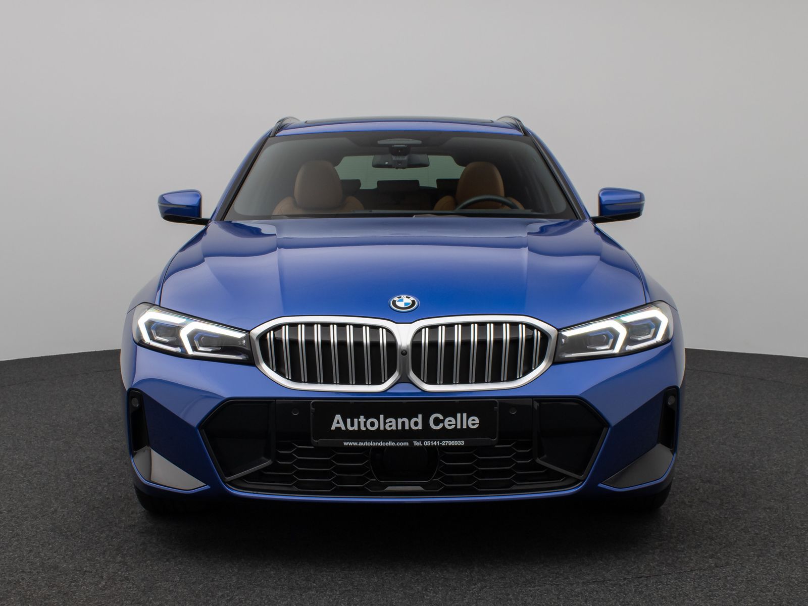 Fahrzeugabbildung BMW 330e M Sport Panorama 360°HUD HiFi AHK Komfort