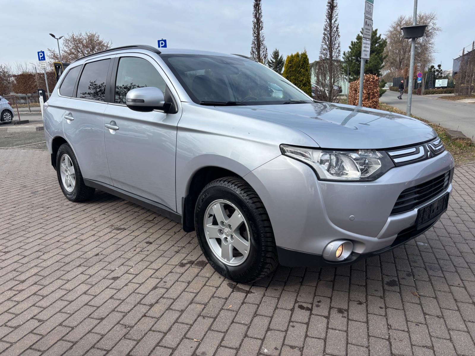 Mitsubishi Outlander ClearTec Invite 4WD
