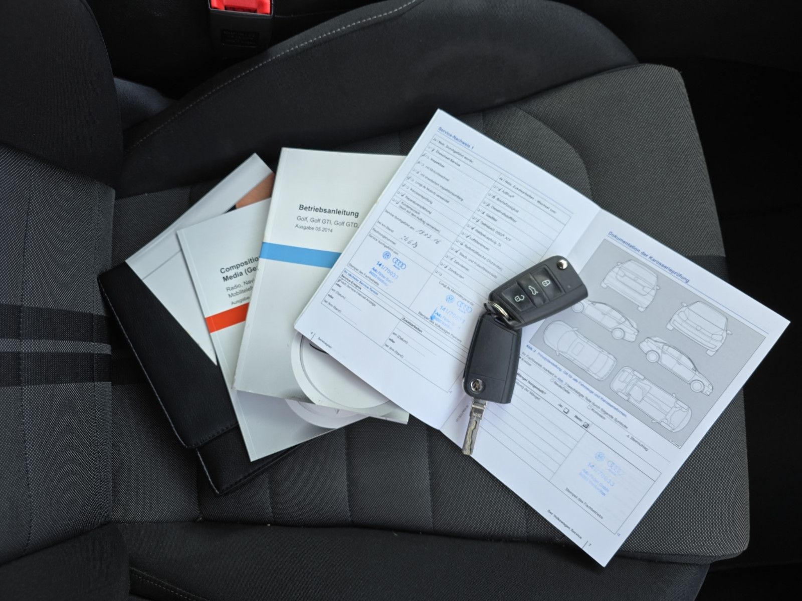 Fahrzeugabbildung Volkswagen Golf VII Trendline BMT/AHK/PDC/KLiMA/SZH