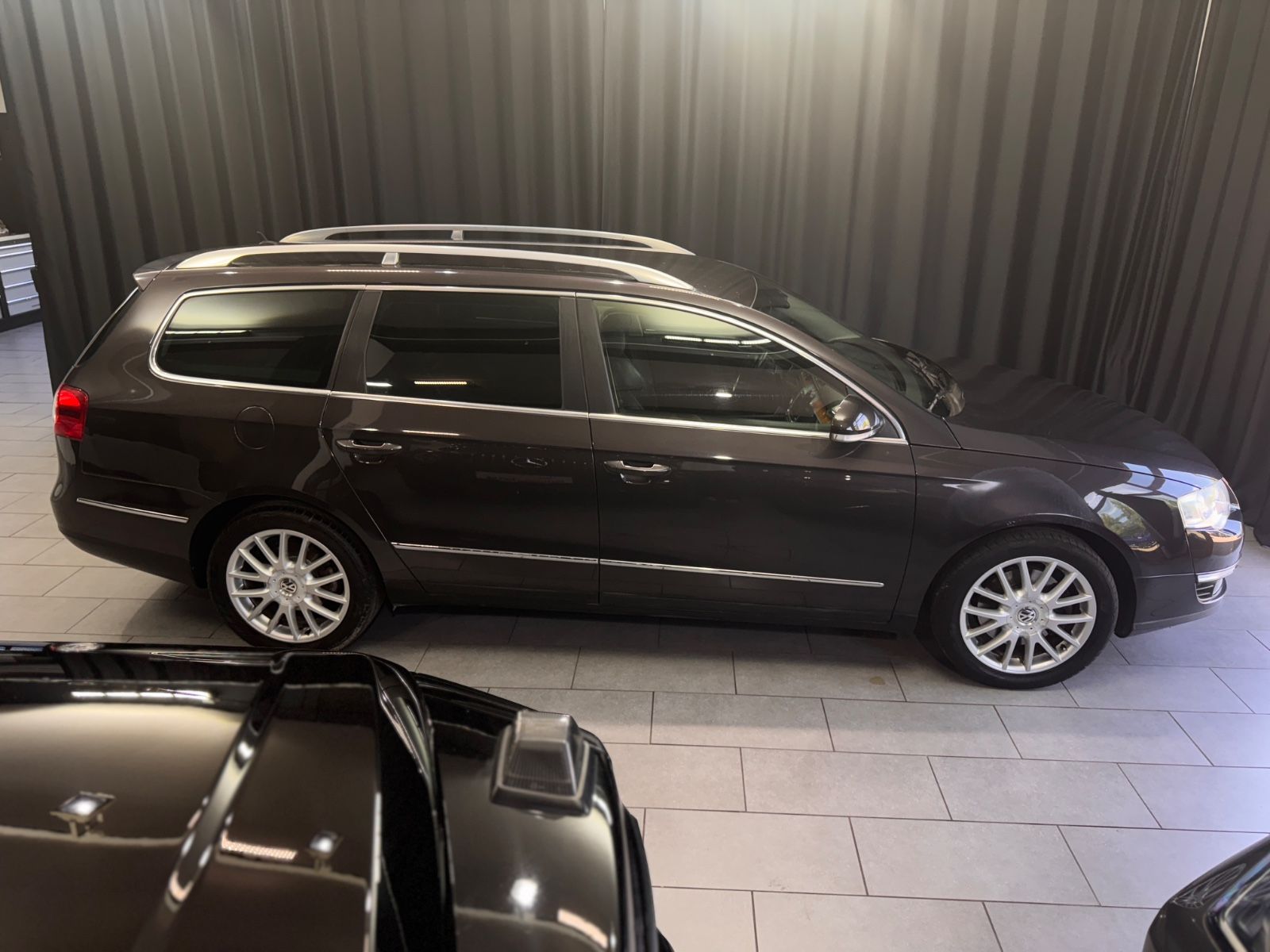 Fahrzeugabbildung Volkswagen Passat Variant Highline|DSG|NAVI|LEDER|TÜV 12/25