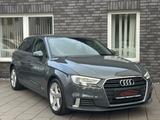 Audi A3 1.5 S-tronic Sportback Sport/Xenon/PDC/TÜVNeu - Audi A3: Grau, Alcantara