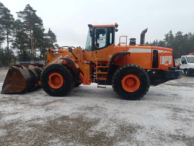 Doosan DL 400 22,8t 3,9m3 40km/h