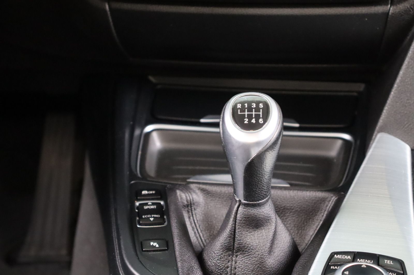 Fahrzeugabbildung BMW 316 i Modern Line * Bi-Xenon * Navi