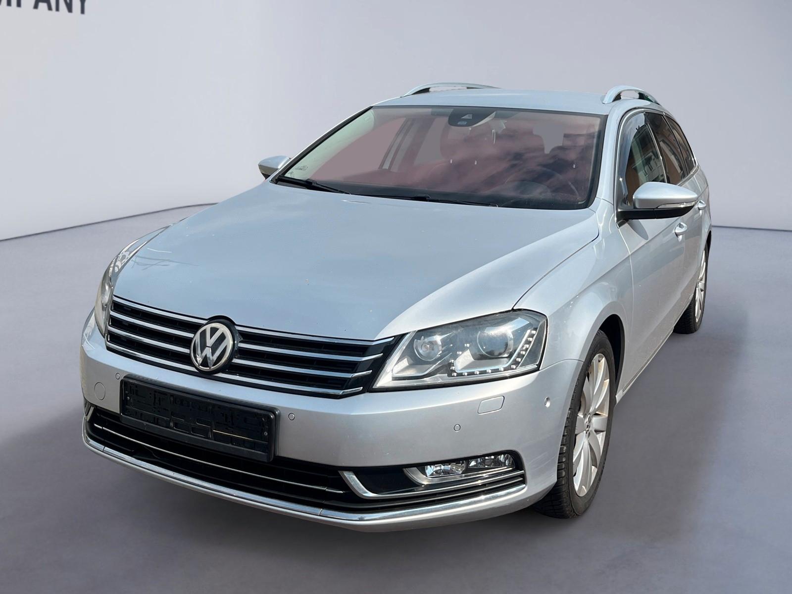 Volkswagen Passat Variant Highline Kamera AHK SHZ Leder XEN