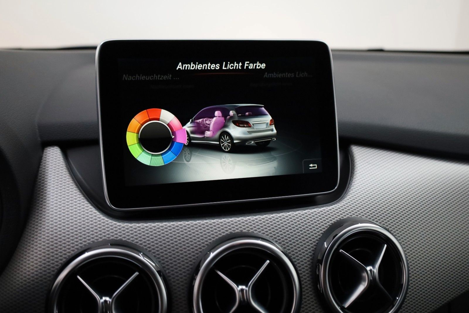Fahrzeugabbildung Mercedes-Benz B 180 Urban T.Leder,Navi,SH,PDC,Allwetterreifen