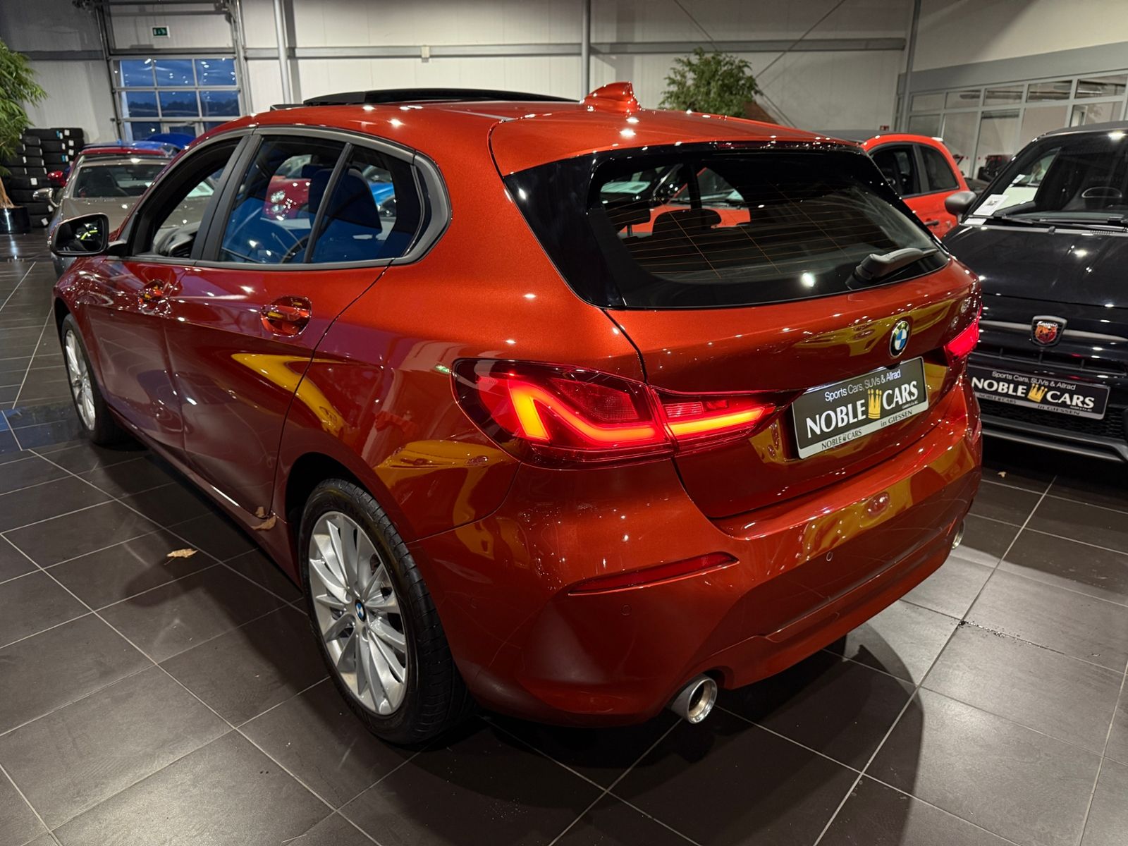 Fahrzeugabbildung BMW 120 i Advantage PANO AHK LED NAVI