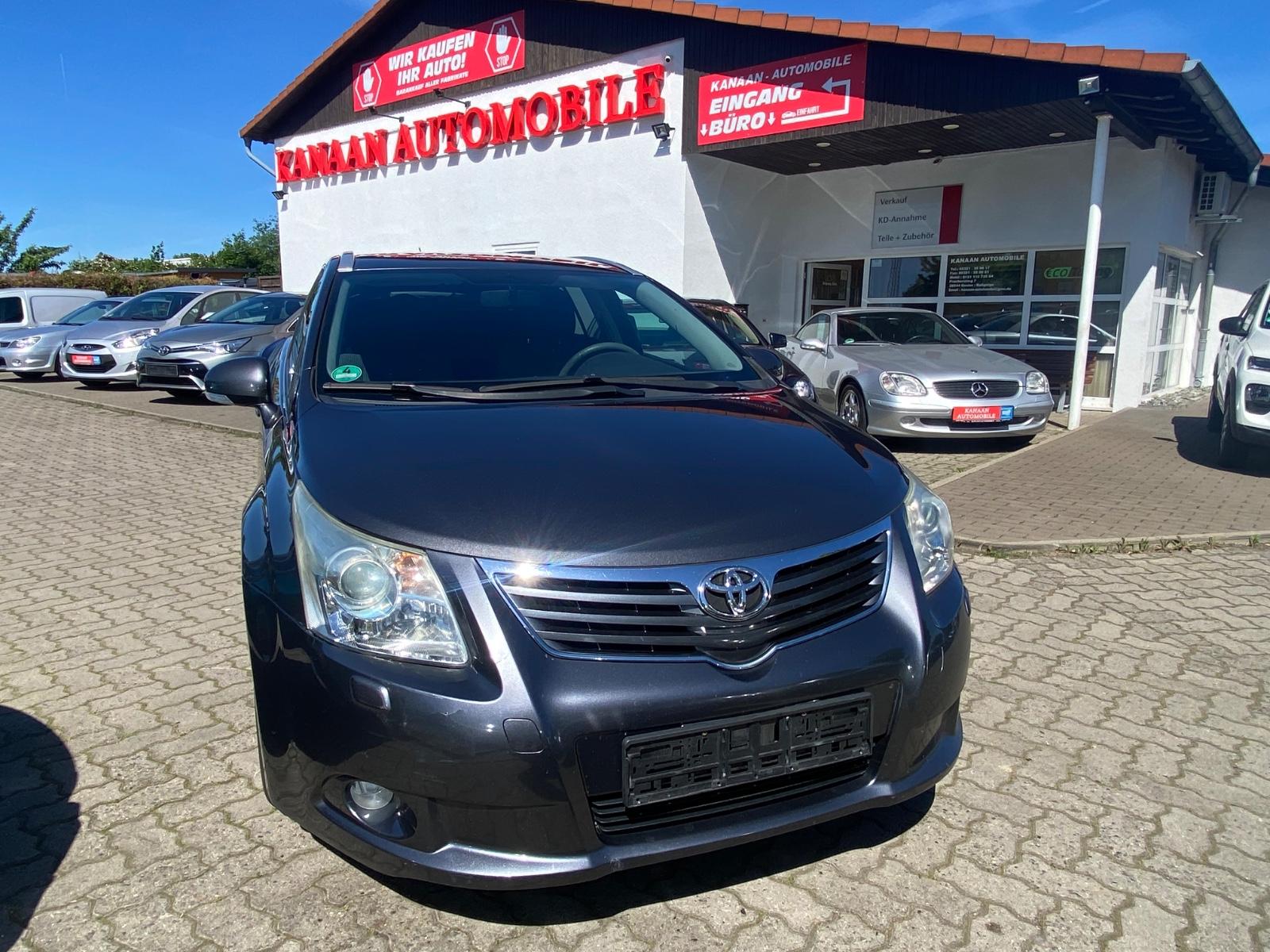 Toyota Avensis 2011 — photo 30