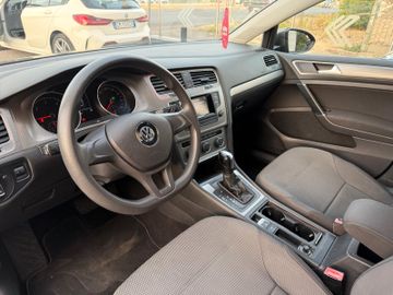 Volkswagen Golf - 10