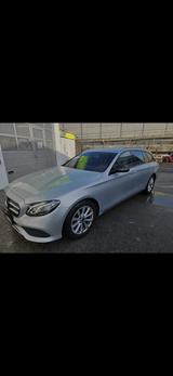 Mercedes-Benz 220