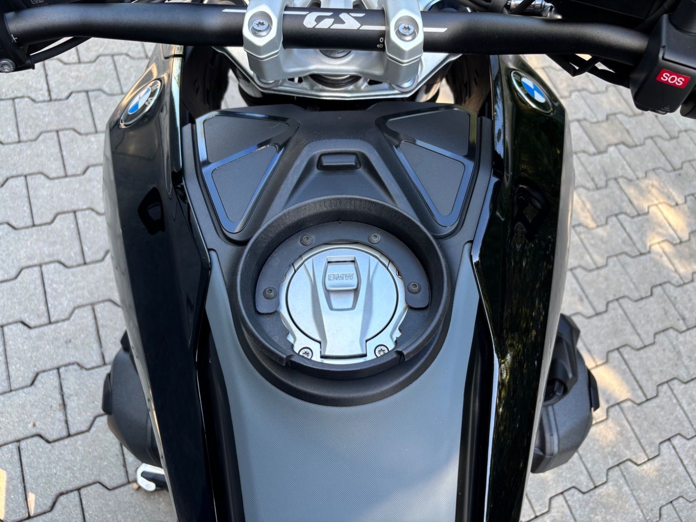Fahrzeugabbildung BMW R 1300 GS Triple Black 3 Pakete