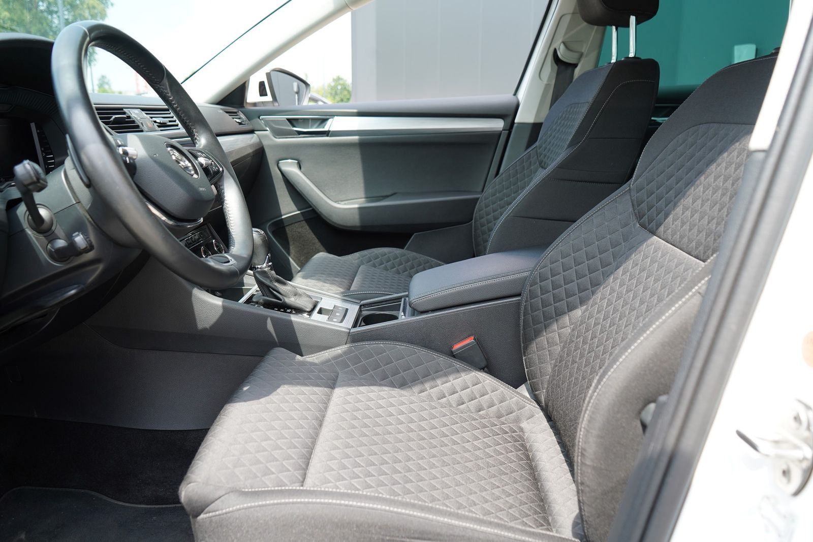 Skoda Superb Combi 2.0 TDI Active LED Notrufassistent foto 25