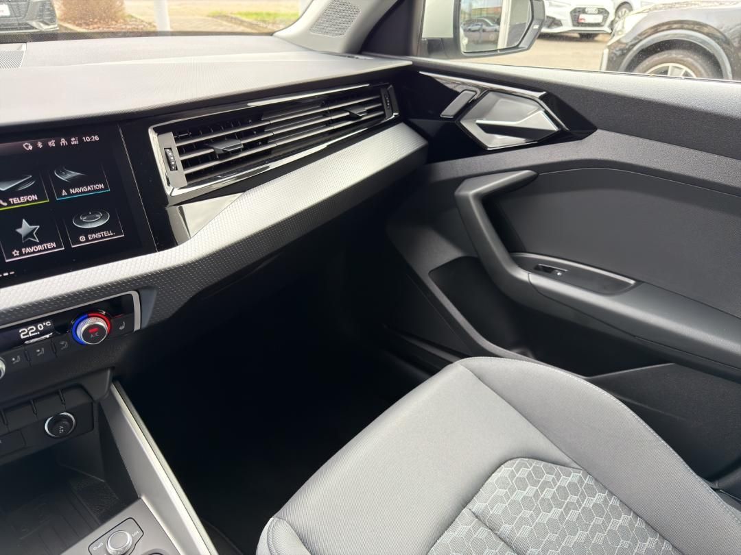 Fahrzeugabbildung Audi A1 Sportback advanced 30 TFSI S tronic Optik Plu