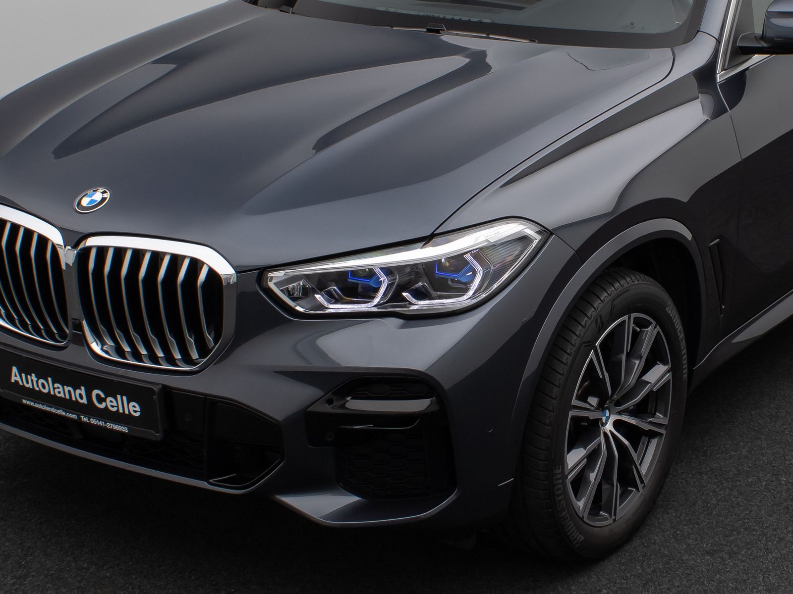 Fahrzeugabbildung BMW X5 xD30d M Sport Laser DAB HiFi AHK DiplayKey