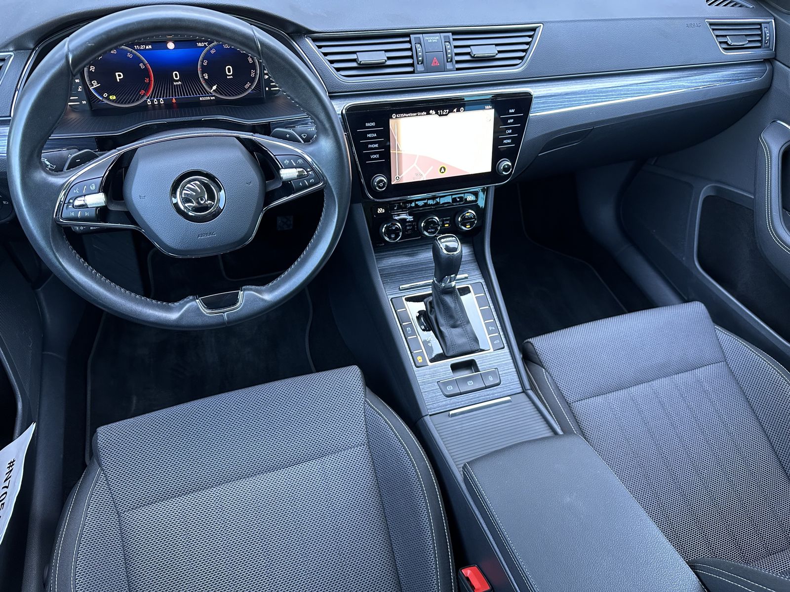 Fahrzeugabbildung SKODA Superb Combi 2.0 TSI DSG Style NAV+LED+ACC+AHK