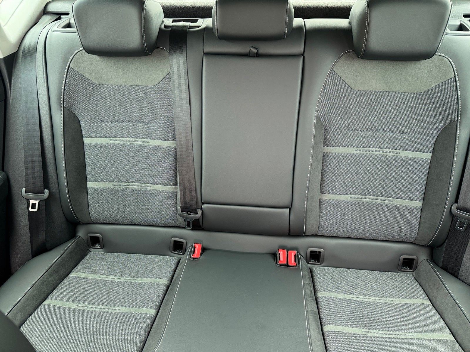 Fahrzeugabbildung SEAT Ateca Xperience 1.5 TSI