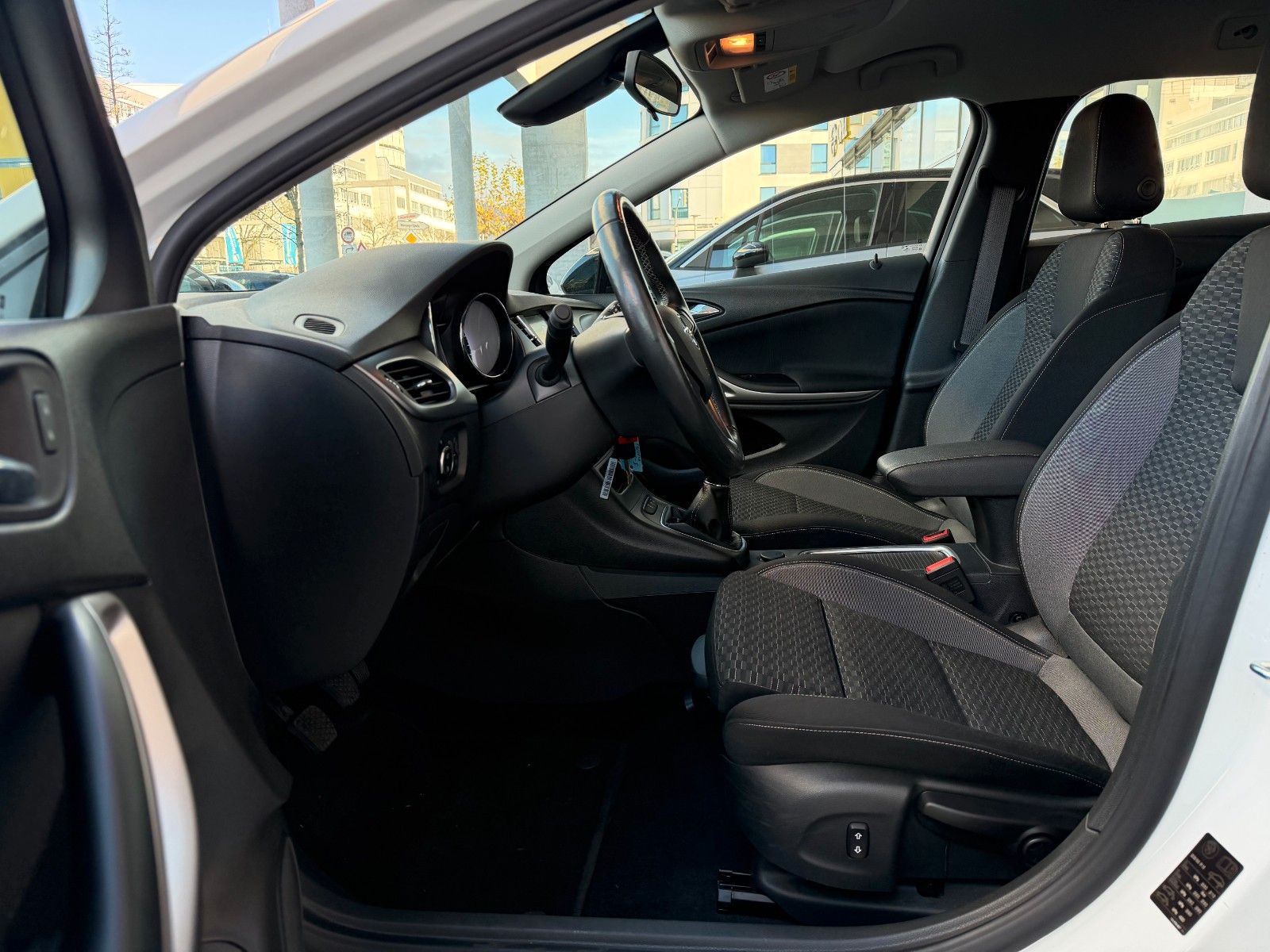 Fahrzeugabbildung Opel Astra K ST Business Edition 110PS Navi/Kamera!