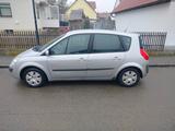 Renault Scenic Authentique 1.6 16V Authentique - Renault Scenic Authentique mit Benzin-Antrieb