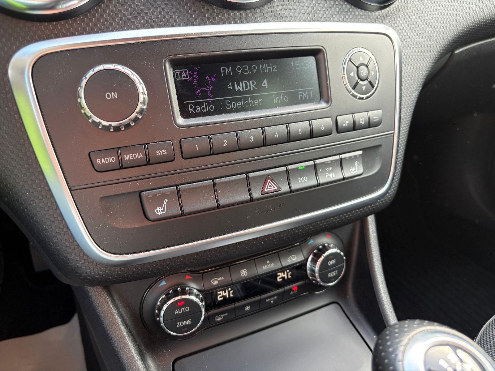 Fahrzeugabbildung Mercedes-Benz A 200 BE Xenon Leder PDC SPORTSITZE 2.HAND SHZ