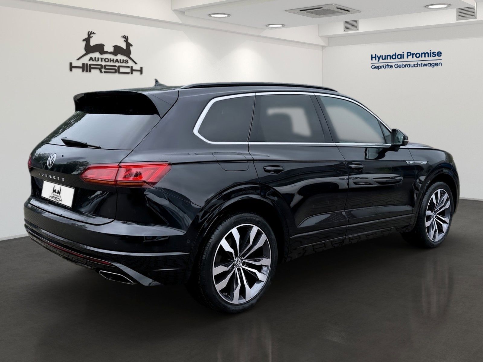 Fahrzeugabbildung Volkswagen Touareg 4.0 TDI V8 R-Line 21" LEDER Head-Up