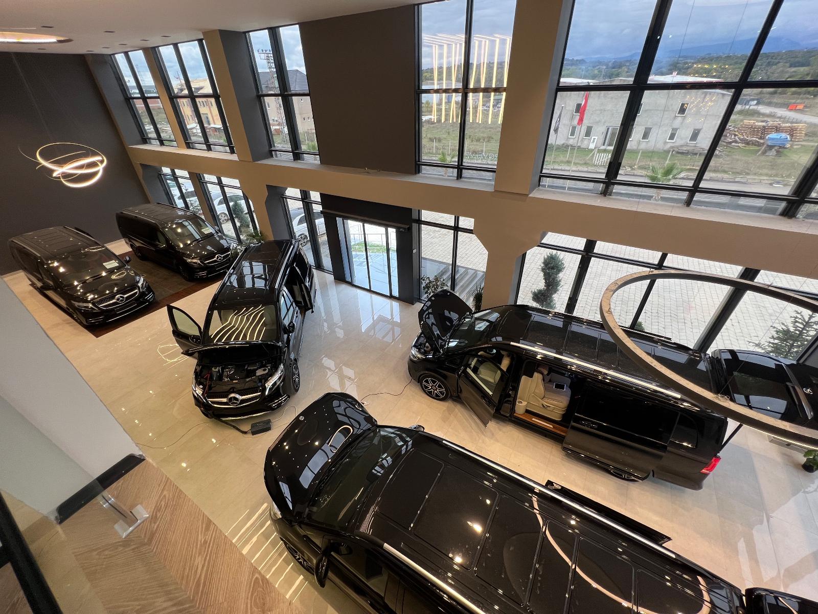 showroom-image-bottom