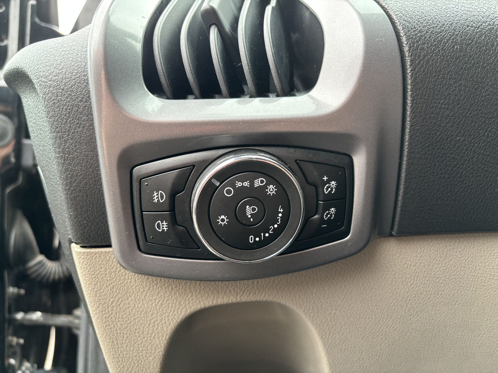 Fahrzeugabbildung Ford Tourneo Custom 310 L2 Trend-8Si-NAVI-KAMERA-AHK-