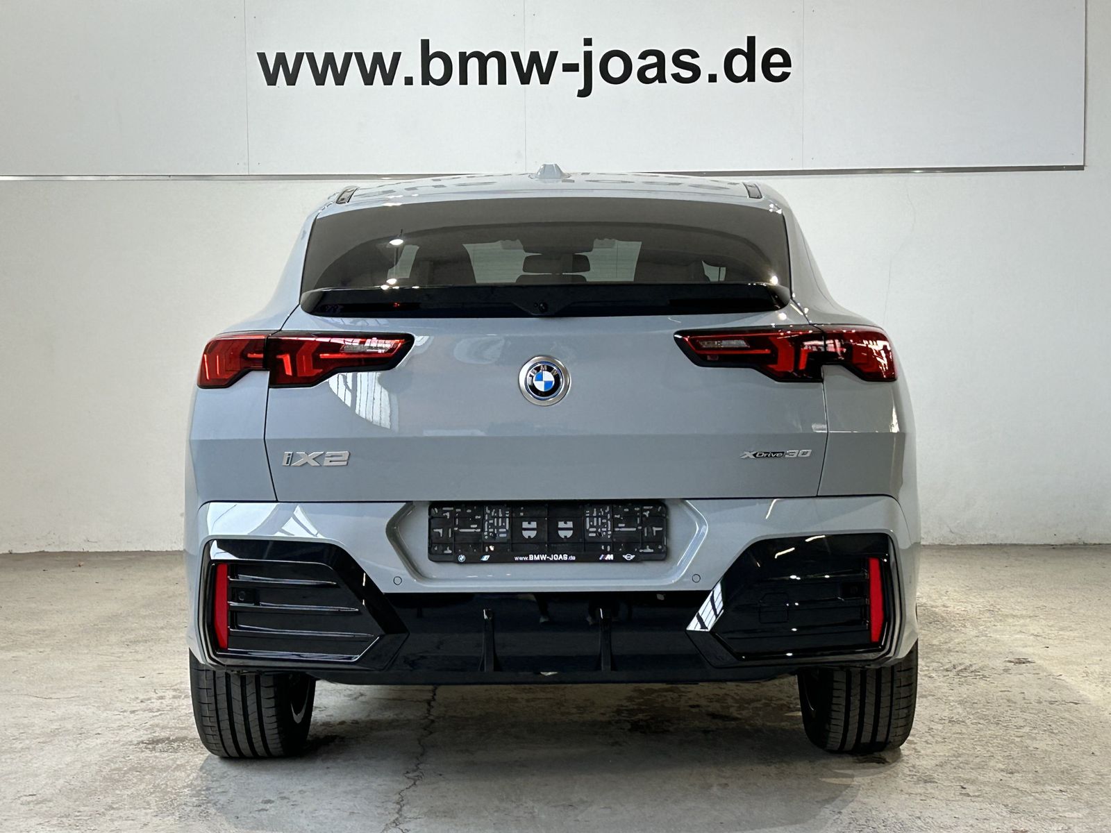 Fahrzeugabbildung BMW iX2 M Sportpaket, Panorama Glasdach Head-Up DAB