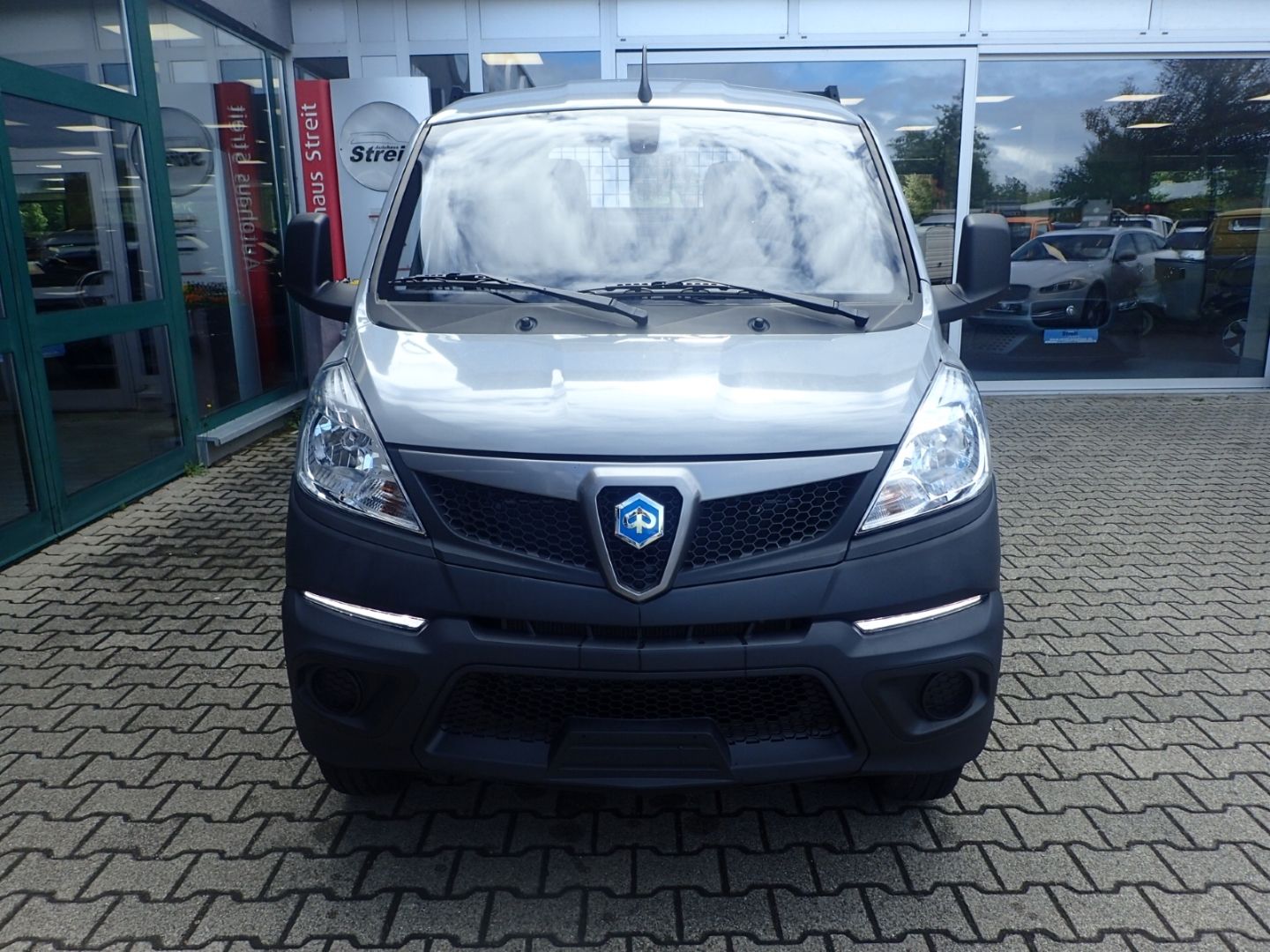 Fahrzeugabbildung Piaggio Porter NP6 TW Kipper LR 2,53m Pritschenlänge LPG