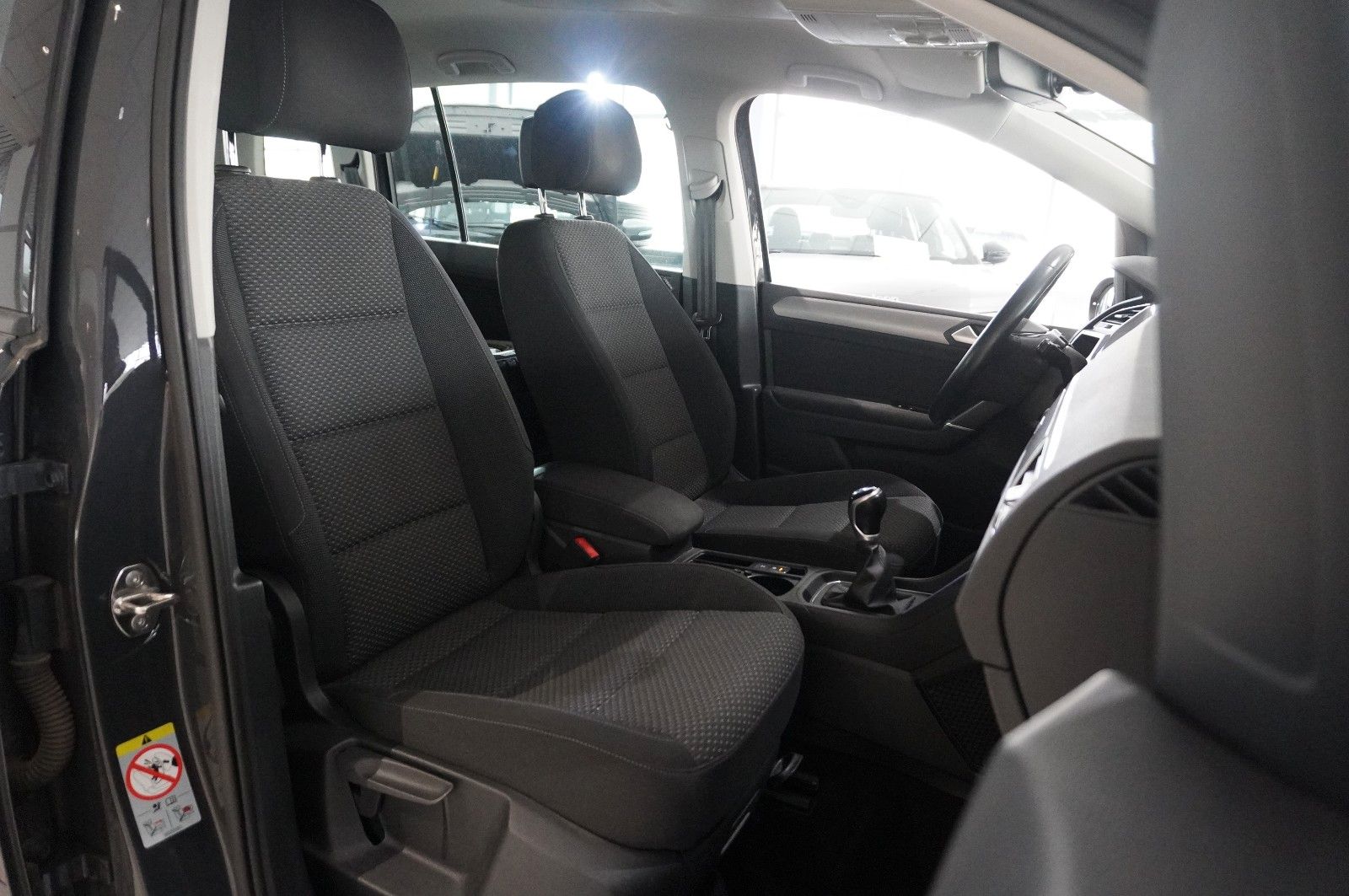 Fahrzeugabbildung Volkswagen Touran 2.0 TDI COMFORTLINE KLIMA/PDC/USB/ALU/BT
