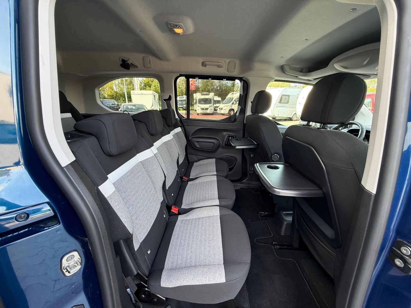 Fahrzeugabbildung Citroën Berlingo XL 7-SITZER AUTOM. KLIMA SITZHEIZ. CAM